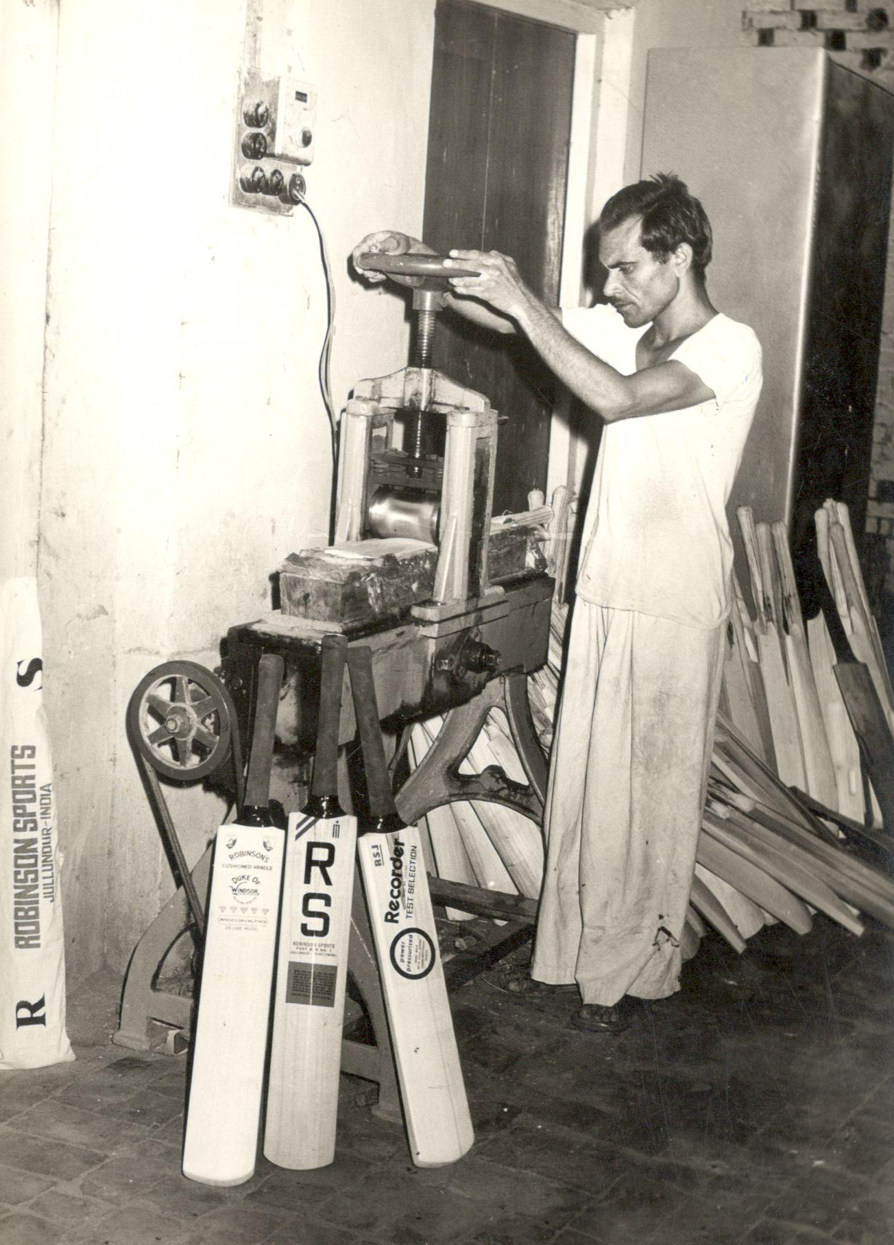 Customized english willow bats